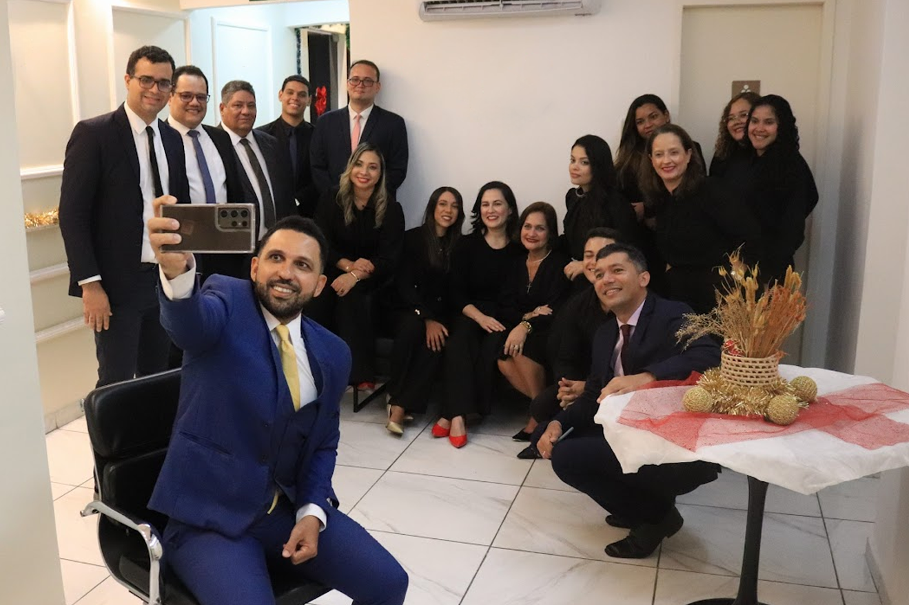 NOSSAS SOLUCOES EQUIPE JUR´DICA